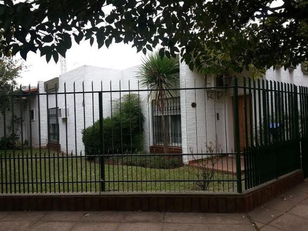 Дом с 3 спальнями в Сан Мигель, Аргентина № 90825