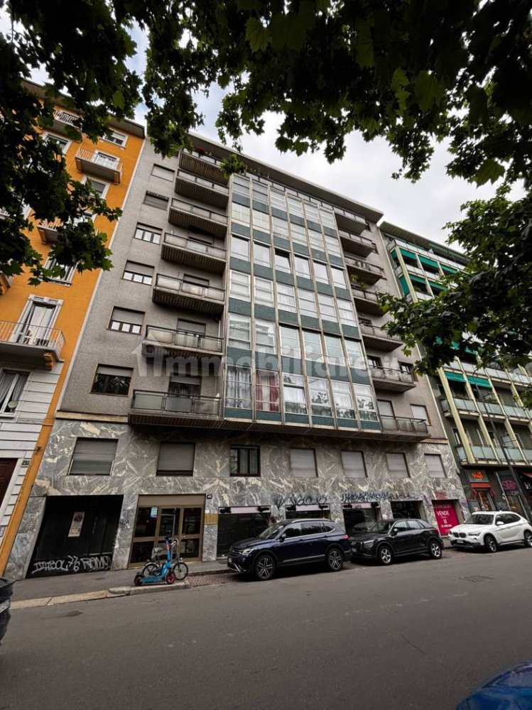 2 bedrooms Apartment in Milan, Italy No. 297899