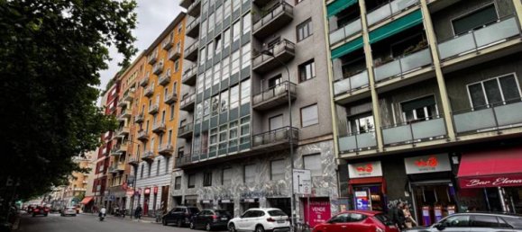 2 bedrooms Apartment in Milan, Italy No. 297899 3