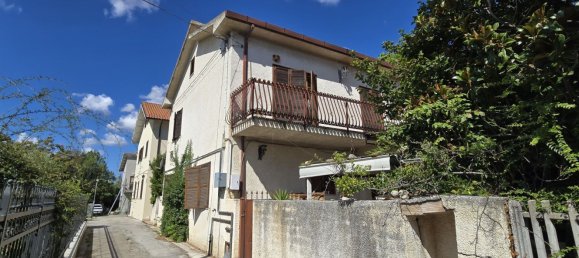 Villa de 6 divisões em San Giovanni Teatino, Italy N.º 299829 2