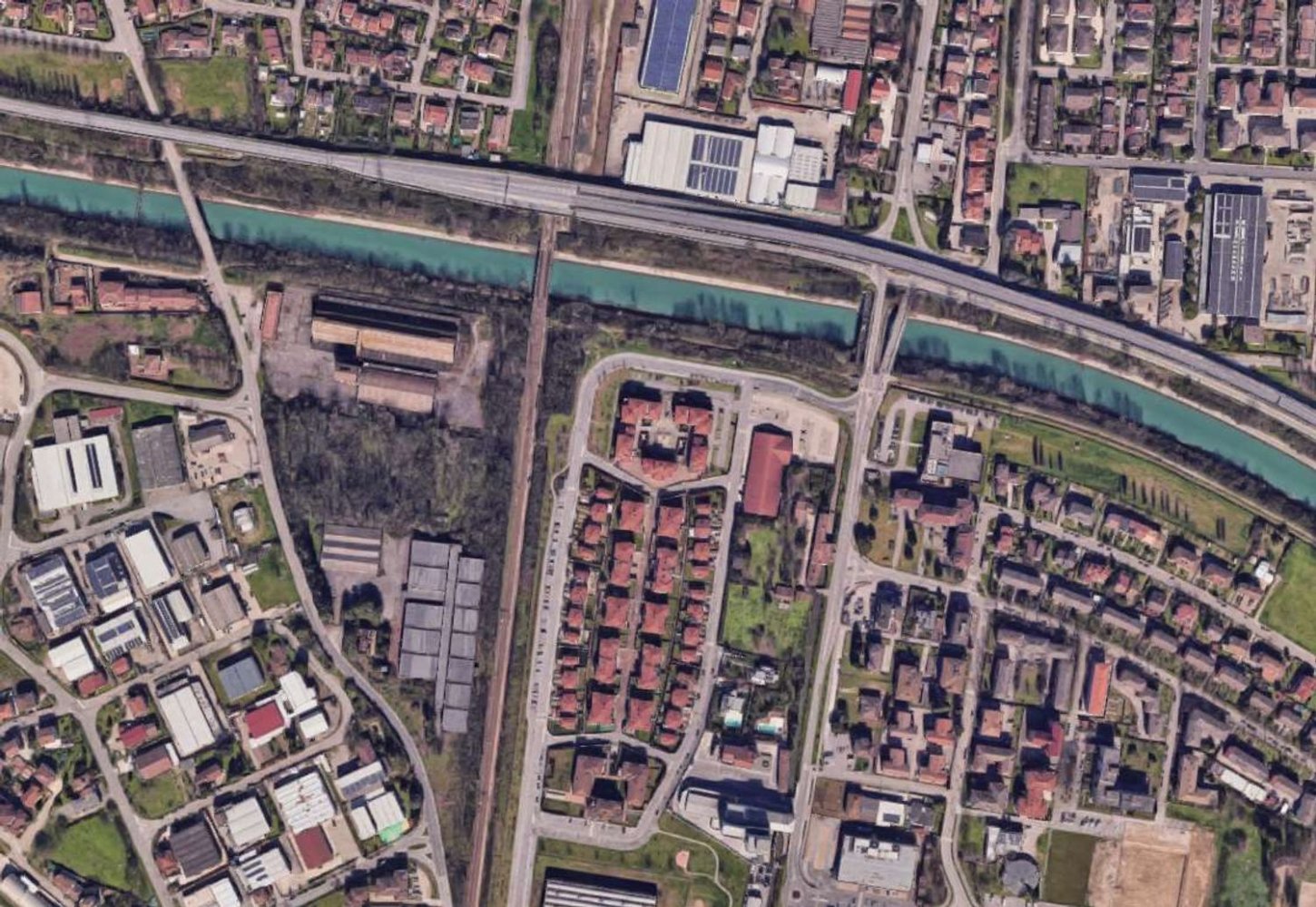 4 Schlafzimmer Wohnung in Mantua, Italy, Nr. 392087