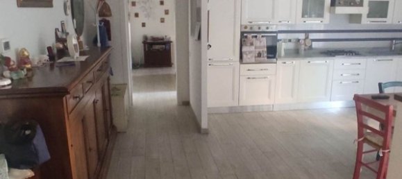 4 Schlafzimmer Wohnung in La Spezia, Italy, Nr. 343292 3