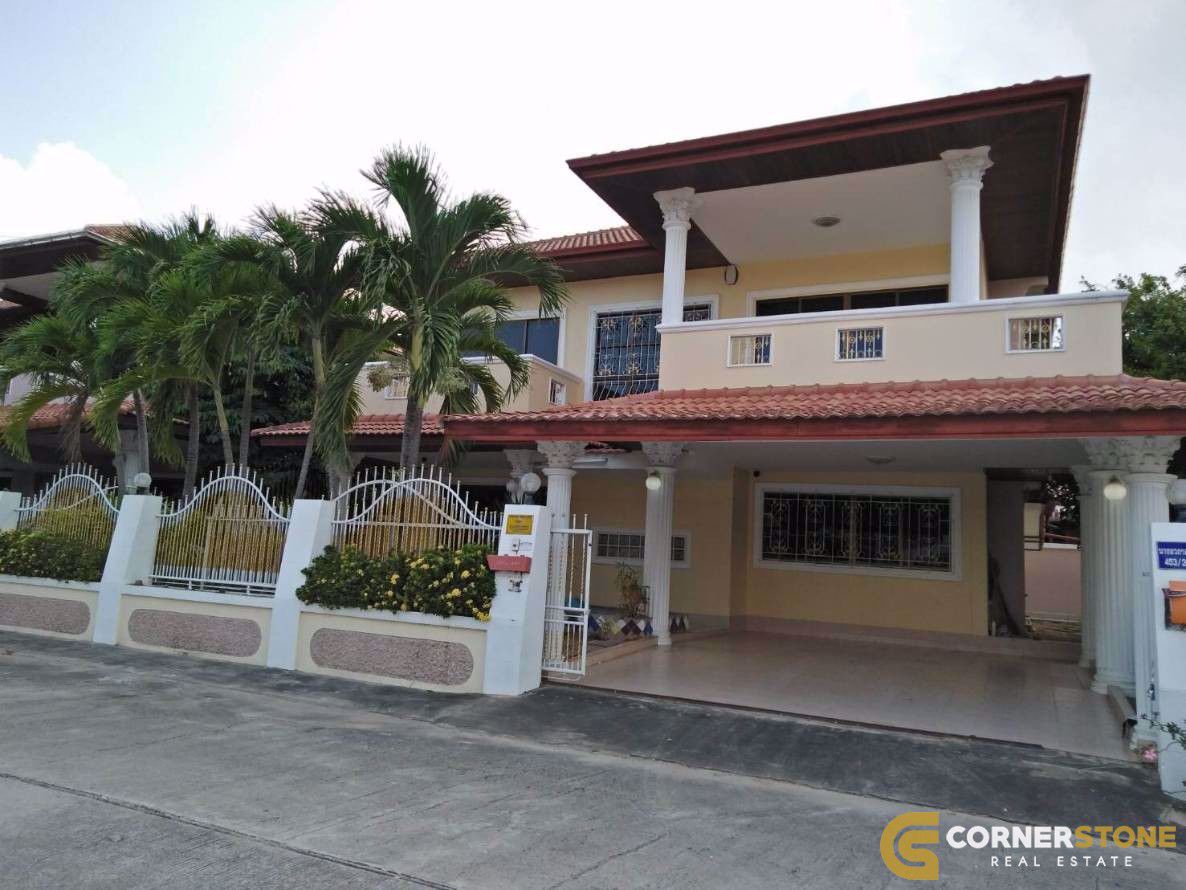 4 bedrooms Cafe / restaurant in Bang Lamung, Thailand No. 1944