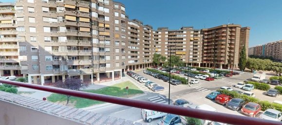 4 bedrooms Apartment in Zaragoza, Spain No. 155652 8