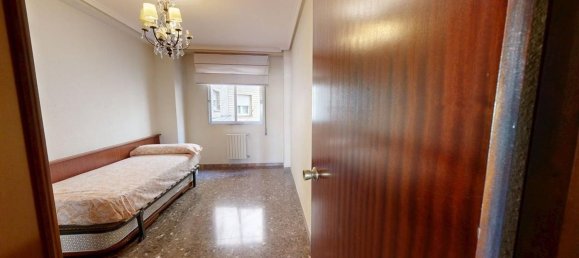 4 bedrooms Apartment in Zaragoza, Spain No. 155652 25