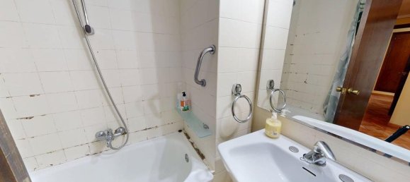 4 bedrooms Apartment in Zaragoza, Spain No. 155652 19