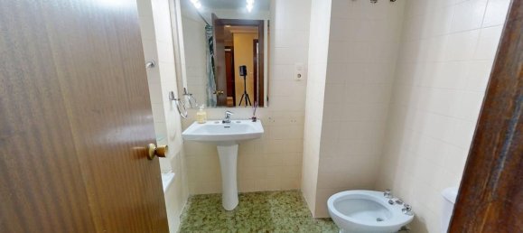 4 bedrooms Apartment in Zaragoza, Spain No. 155652 18