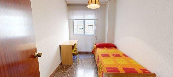 4 bedrooms Apartment in Zaragoza, Spain No. 155652 20