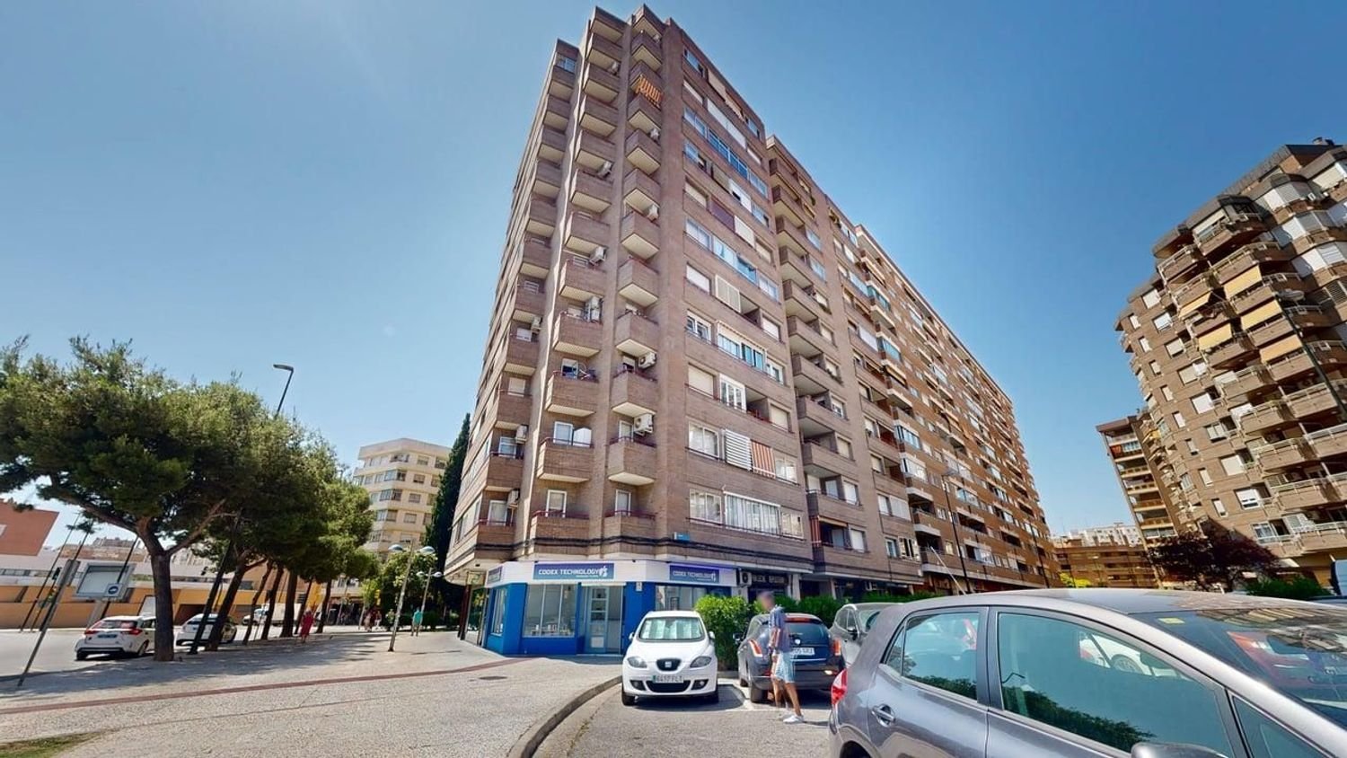 4 bedrooms Apartment in Zaragoza, Spain No. 155652