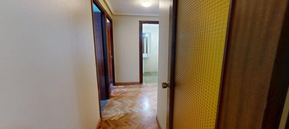 4 bedrooms Apartment in Zaragoza, Spain No. 155652 12