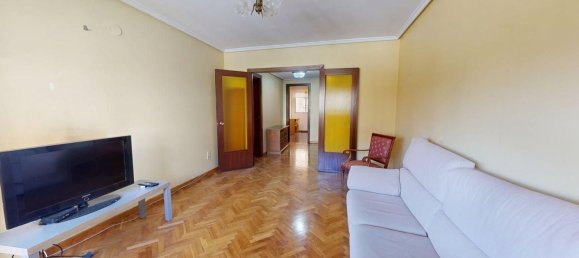 4 bedrooms Apartment in Zaragoza, Spain No. 155652 3
