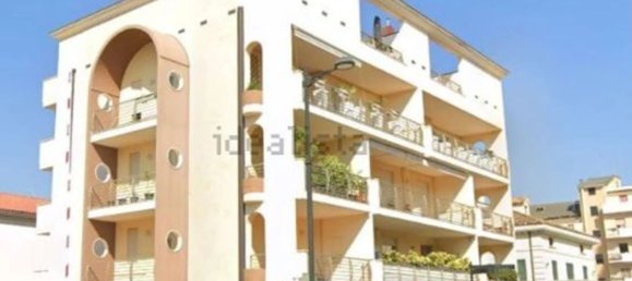 4 rooms Apartment in Pescara, Italy No. 279390 7