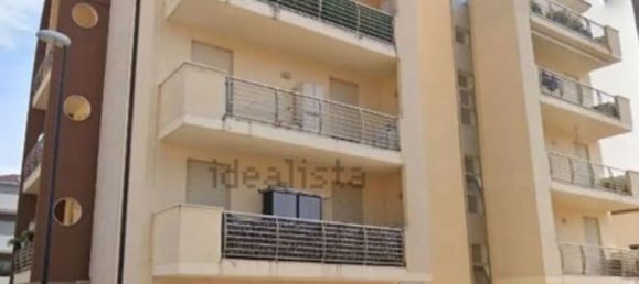 4 rooms Apartment in Pescara, Italy No. 279390 3