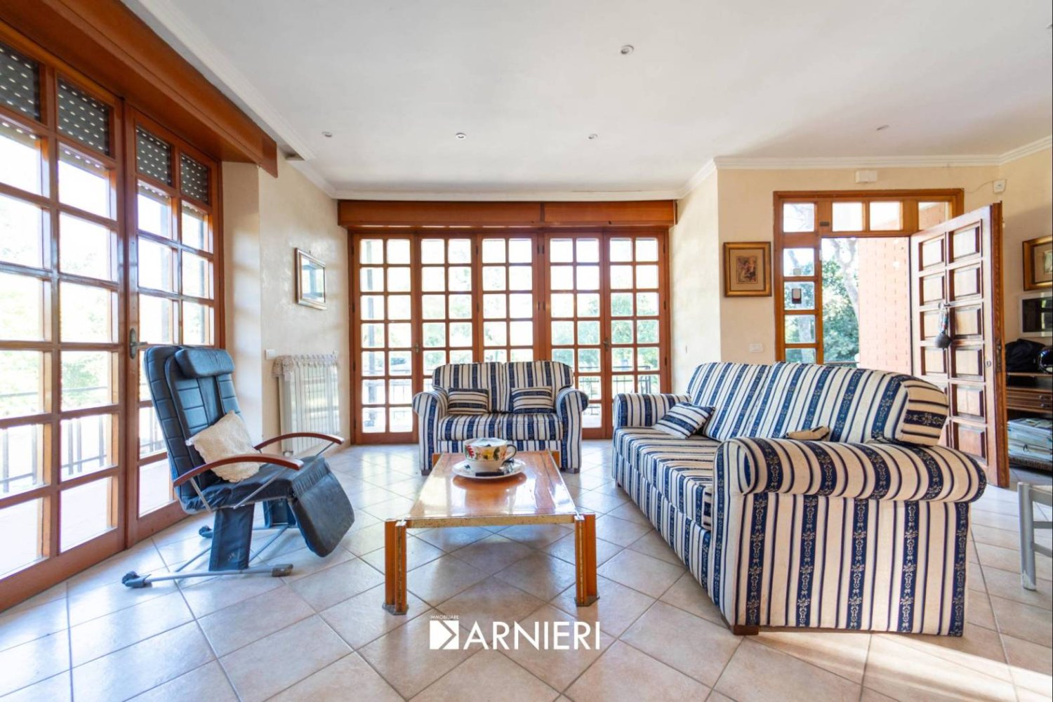 6 chambres Villa à Cisterna di Latina, Italy No. 113475