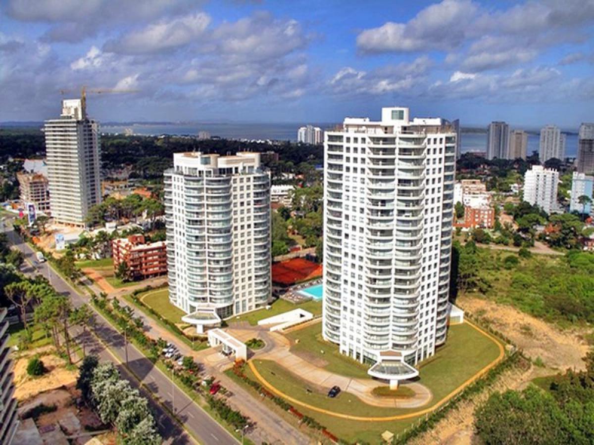 2 bedrooms Apartment in Maldonado, Uruguay No. 12211