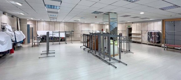 Gebäude in Trier-Saarburg, Germany 1000m², Nr. 290282 2