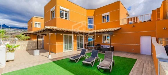 4 bedrooms Villa in Arona, Spain No. 16382 3