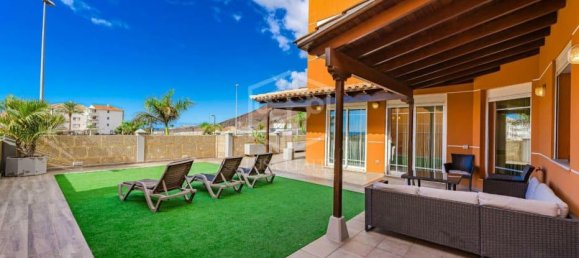 4 bedrooms Villa in Arona, Spain No. 16382 2