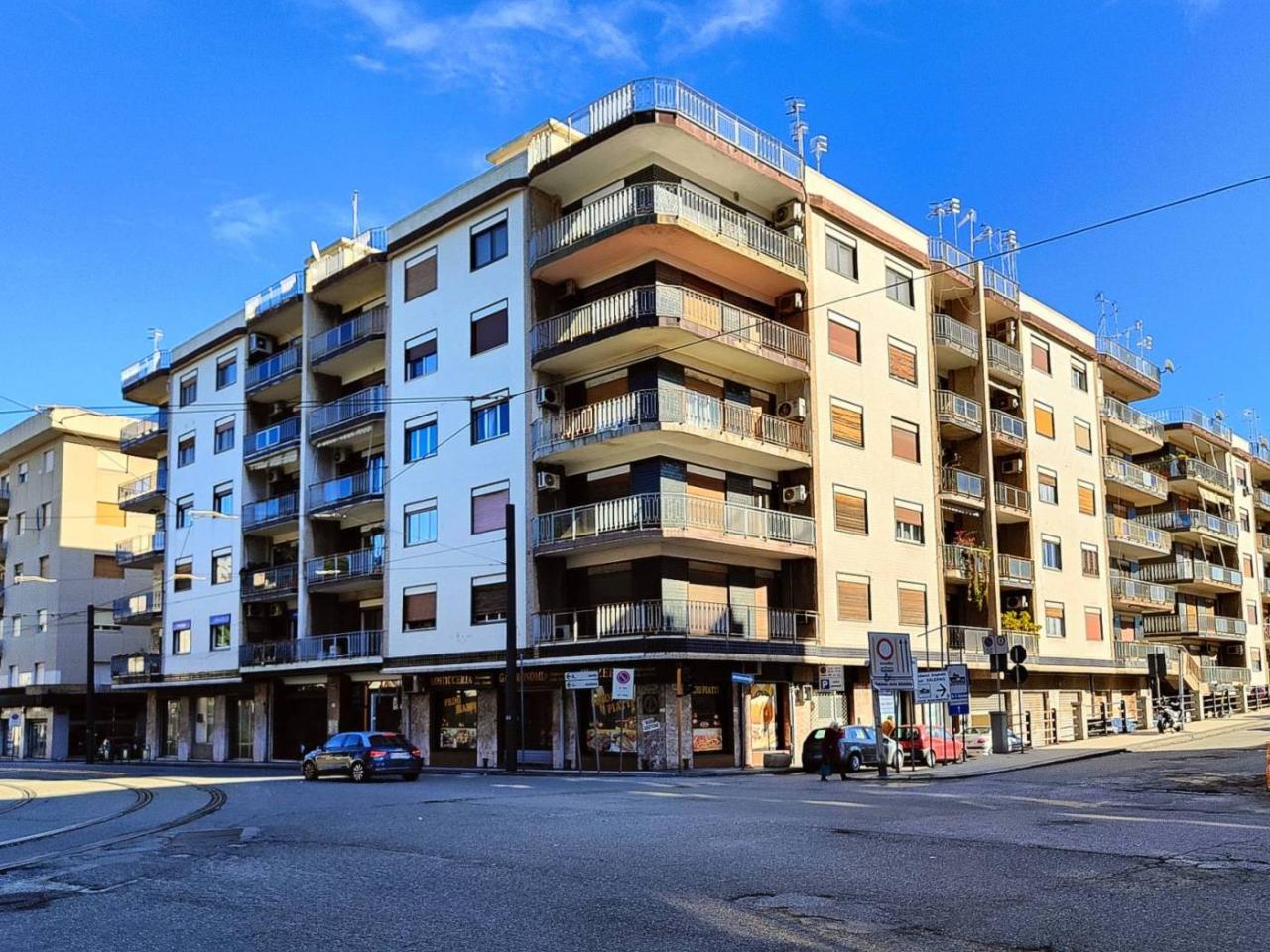 3 rooms Apartment in Messina, Italy No. 173329