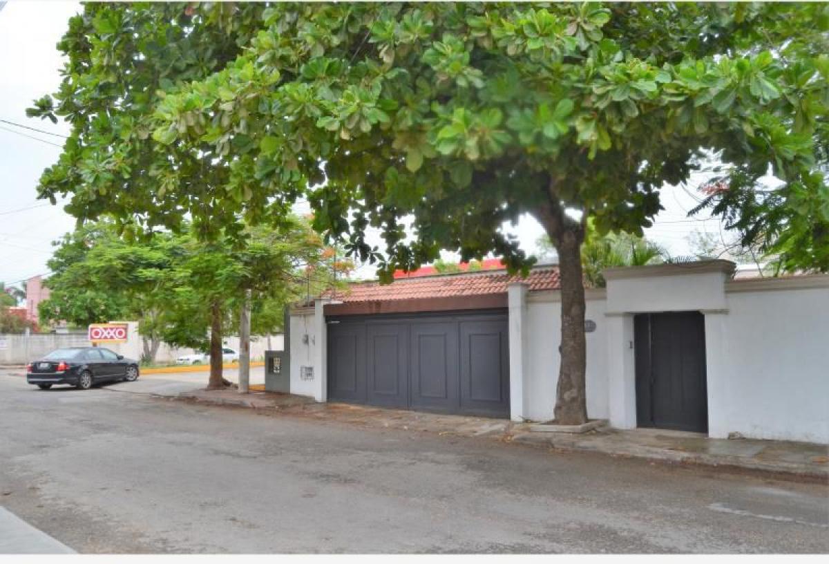 4 bedrooms House in Yucatan, Mexico No. 163241