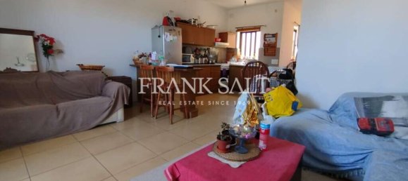 Apartamento de 3 dormitorios en Fgura, Malta No. 2964 2