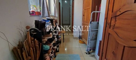 Apartamento de 3 dormitorios en Fgura, Malta No. 2964 3