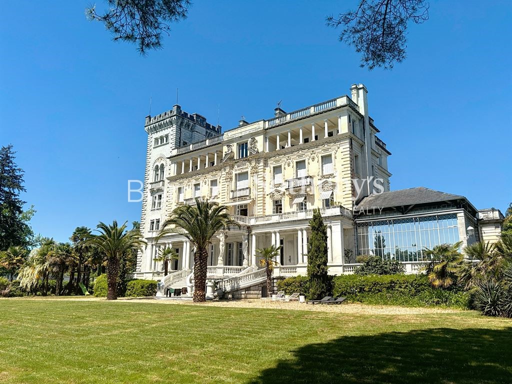 7 Schlafzimmer Wohnung in Pau, France, Nr. 297701