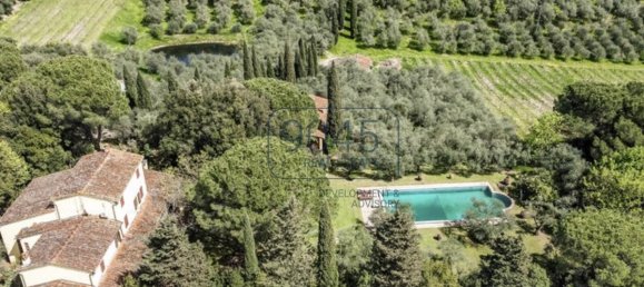 Villa de 7 dormitorios en Pescia, Italy No. 404422 5