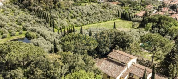 Villa de 7 dormitorios en Pescia, Italy No. 404422 6