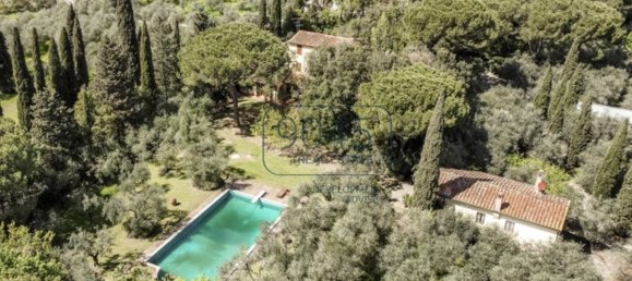 Villa de 7 dormitorios en Pescia, Italy No. 404422 4