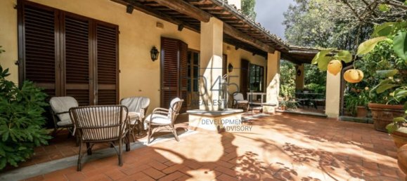 Villa de 7 dormitorios en Pescia, Italy No. 404422 13