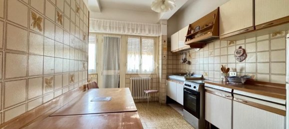 3 Schlafzimmer Wohnung in Codogno, Italy, Nr. 329569 7