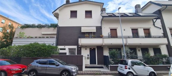 3 bedrooms Apartment in Modena, Italy No. 327215 27