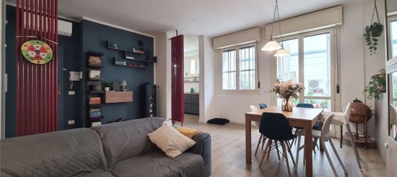 3 bedrooms Apartment in Modena, Italy No. 327215 4