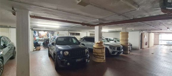 3 bedrooms Apartment in Modena, Italy No. 327215 22