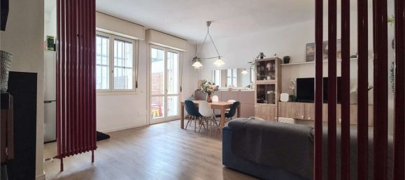 3 bedrooms Apartment in Modena, Italy No. 327215 2