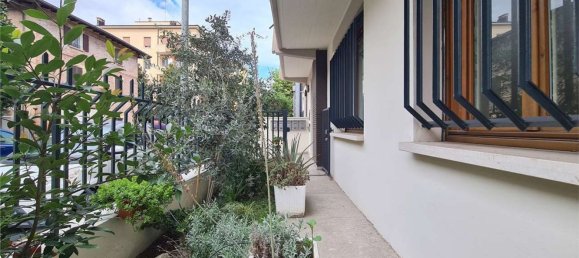 3 bedrooms Apartment in Modena, Italy No. 327215 20