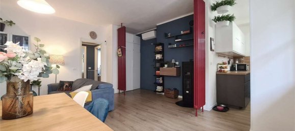 3 bedrooms Apartment in Modena, Italy No. 327215 5