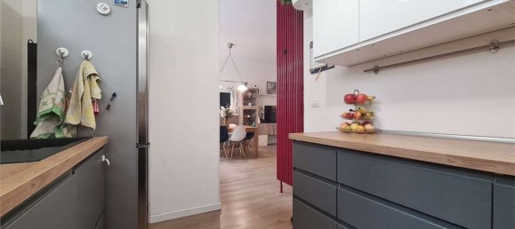 3 bedrooms Apartment in Modena, Italy No. 327215 6