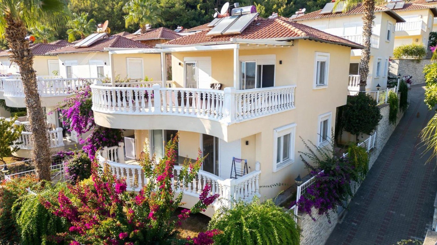 Villa 3+1 in Tepe, Turkey No. 41992