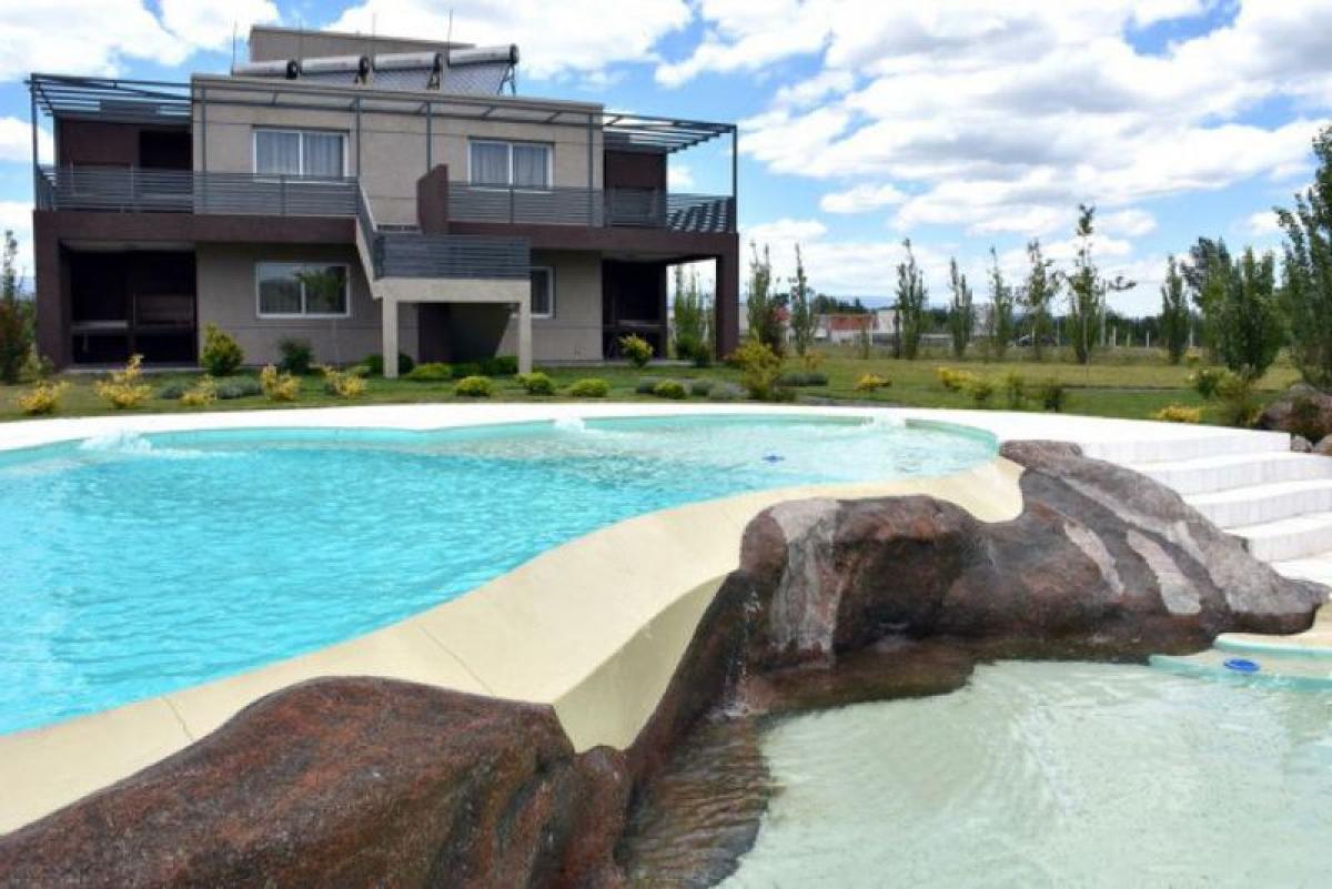 5 bedrooms House in Cordoba, Argentina No. 19410