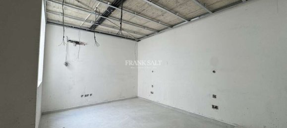 3 bedrooms Penthouse in Sliema, Malta No. 478 10