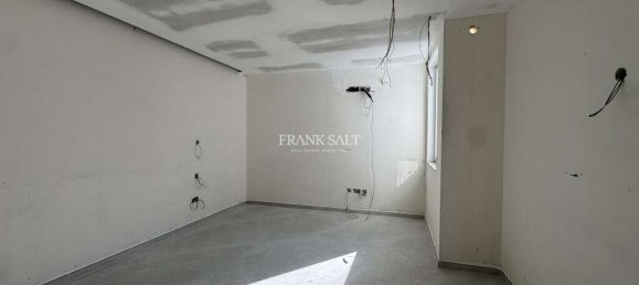 3 bedrooms Penthouse in Sliema, Malta No. 478 4