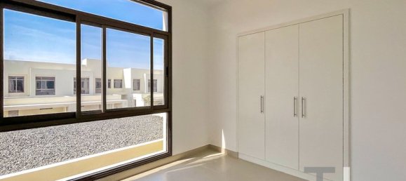 4 bedrooms Villa in Town Square, UAE No. 28588 9