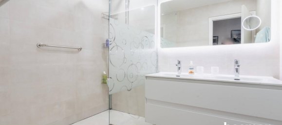 3 bedrooms Apartment in Paris, France No. 163561 11