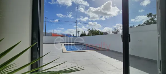 2 bedrooms House in Luz, Portugal No. 115556 3