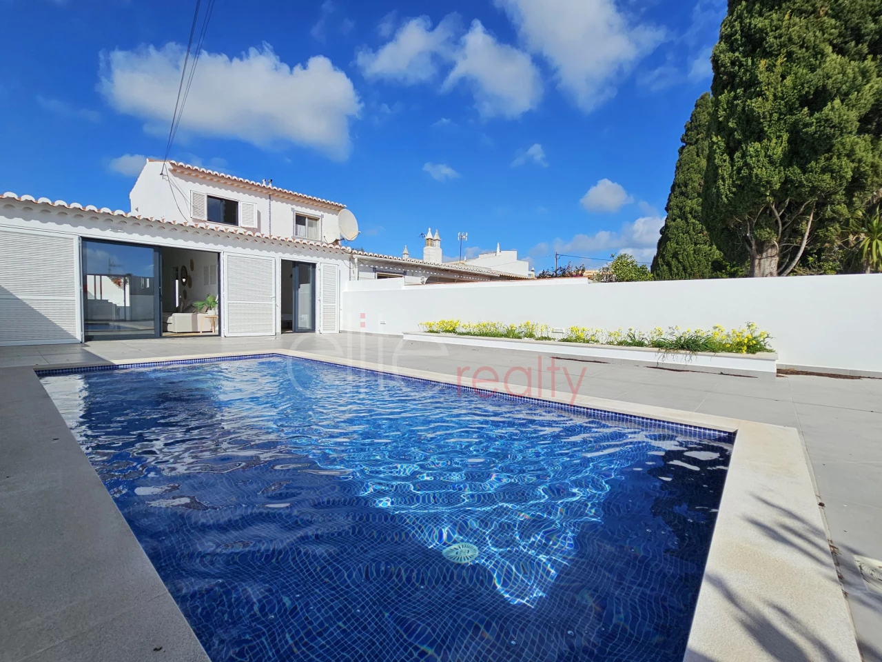 2 bedrooms House in Luz, Portugal No. 115556