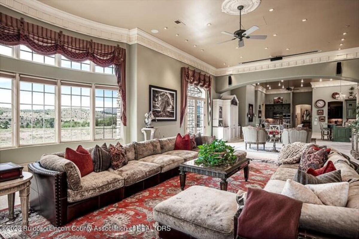 5 bedrooms House in Nogal, USA No. 427148