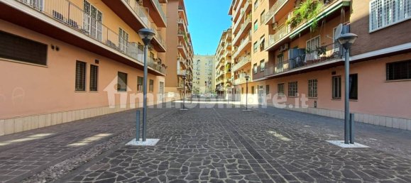 2 bedrooms Apartment in Rome, Italy No. 276373 2