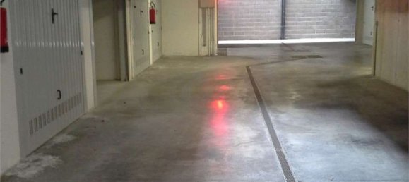 16m² Garage in Modena, Italy No. 141196 5